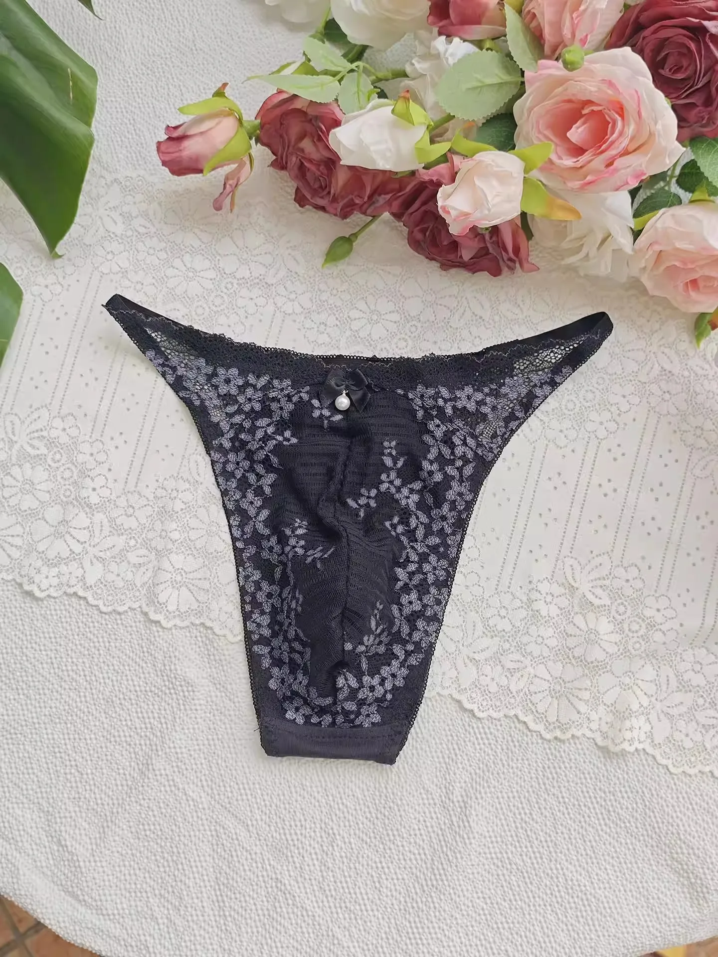 Black Lace Man's T-brief Embro - Embroidery Embellishments recension och pris