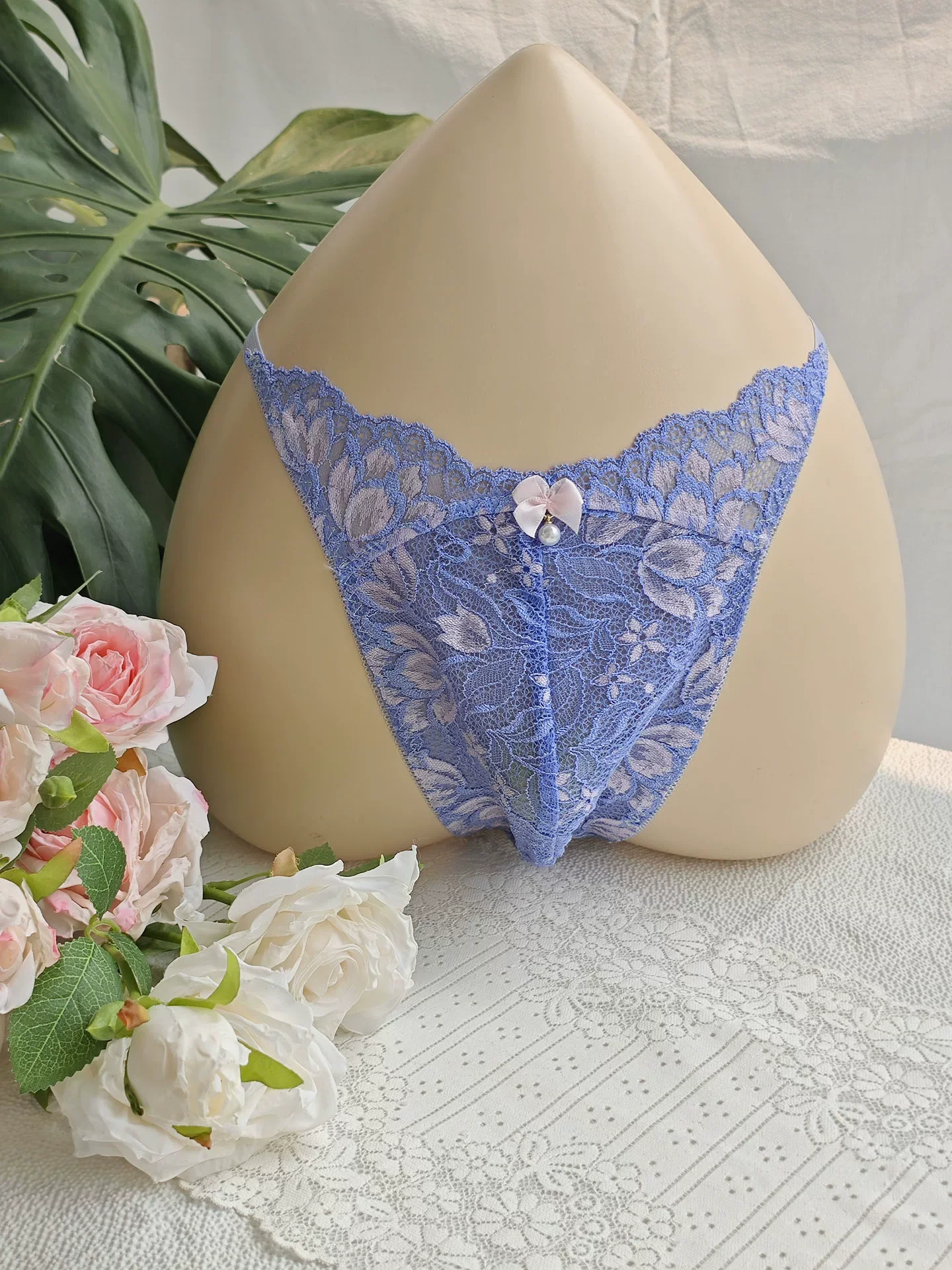 Black Lace Man's T-brief Embro - Embroidery Embellishments recension och pris
