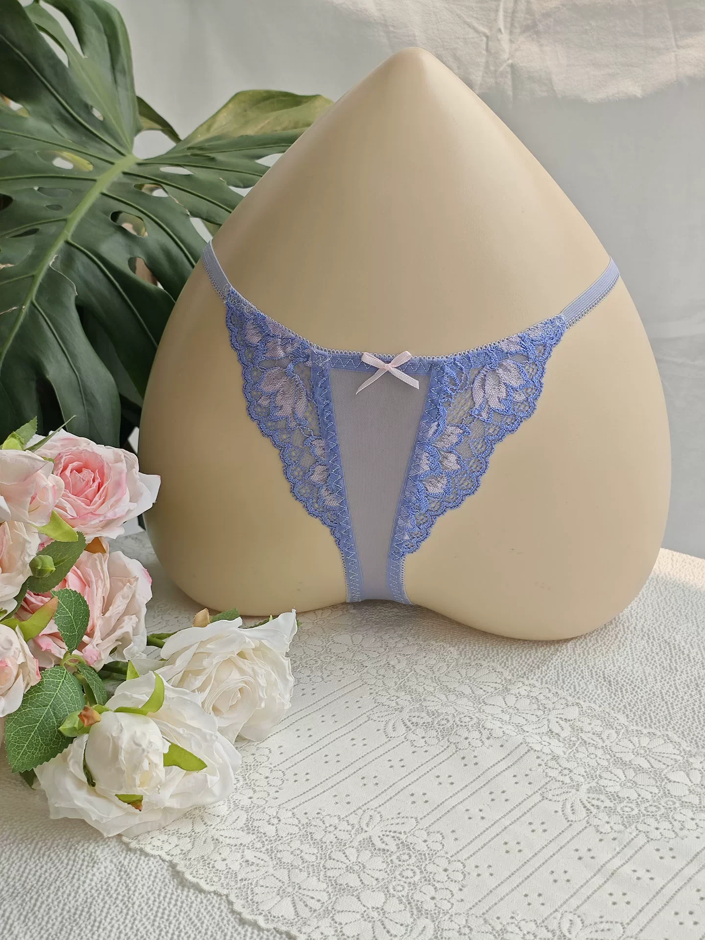Black Lace Man's T-brief Embro - Embroidery Embellishments recension och pris